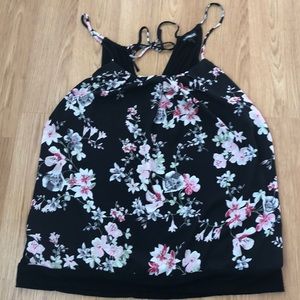 Express beautiful floral cami!